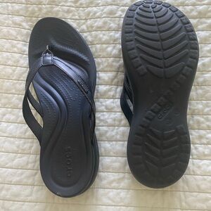 Crocs flip flop sandals